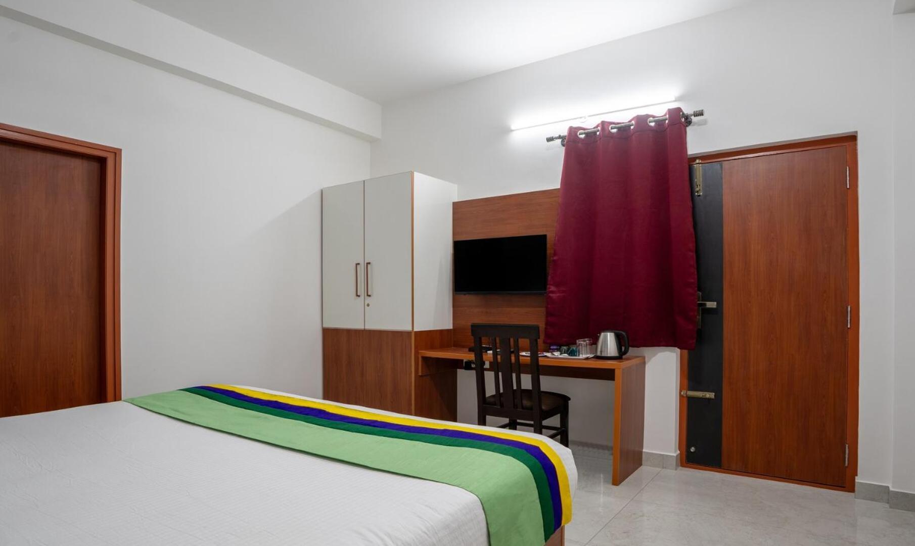Hotel Royal Platinum Bangalore Eksteriør bilde