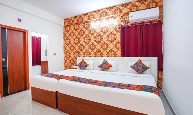 Hotel Royal Platinum Bangalore Eksteriør bilde